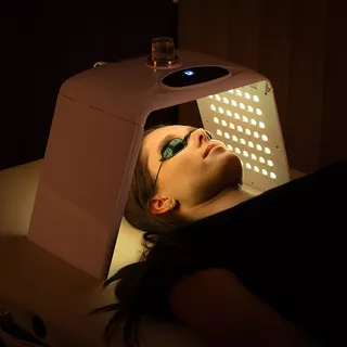 Лицев LED светещ тунел за терапия inSPORTline Coladome 300