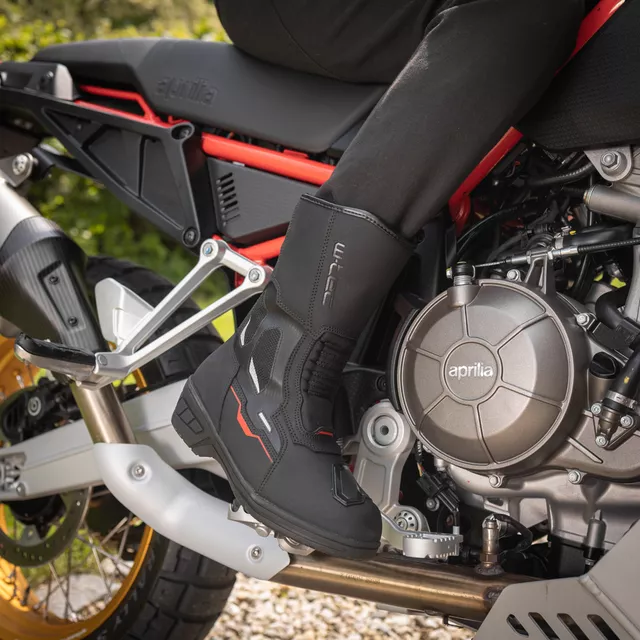 Дамски мото ботуши W-TEC Moanna - черно-червено