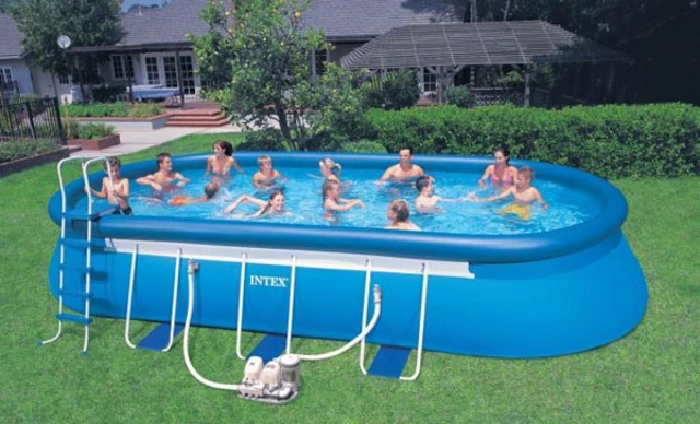 Oval Pool 366 x 610 cm