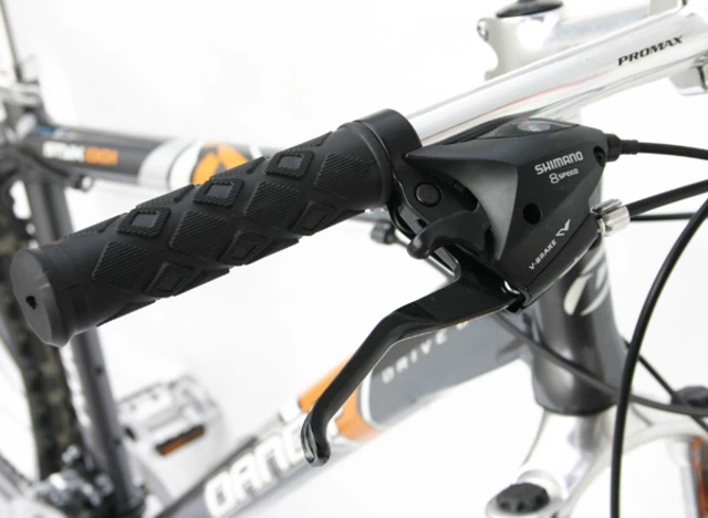 DANDY STYX 26" Suspension Bicycle